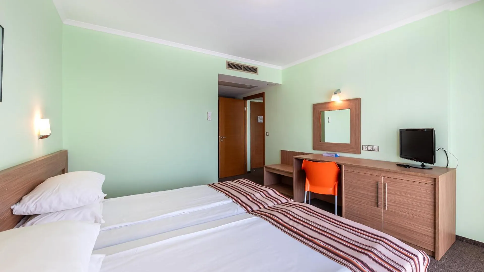 Jeravi Beach Hotel Sunny Beach