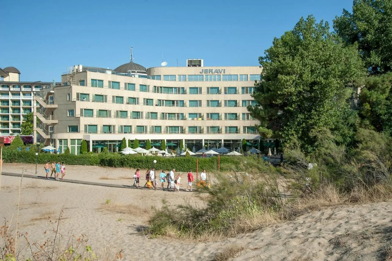Jeravi Beach Hotel Napospart