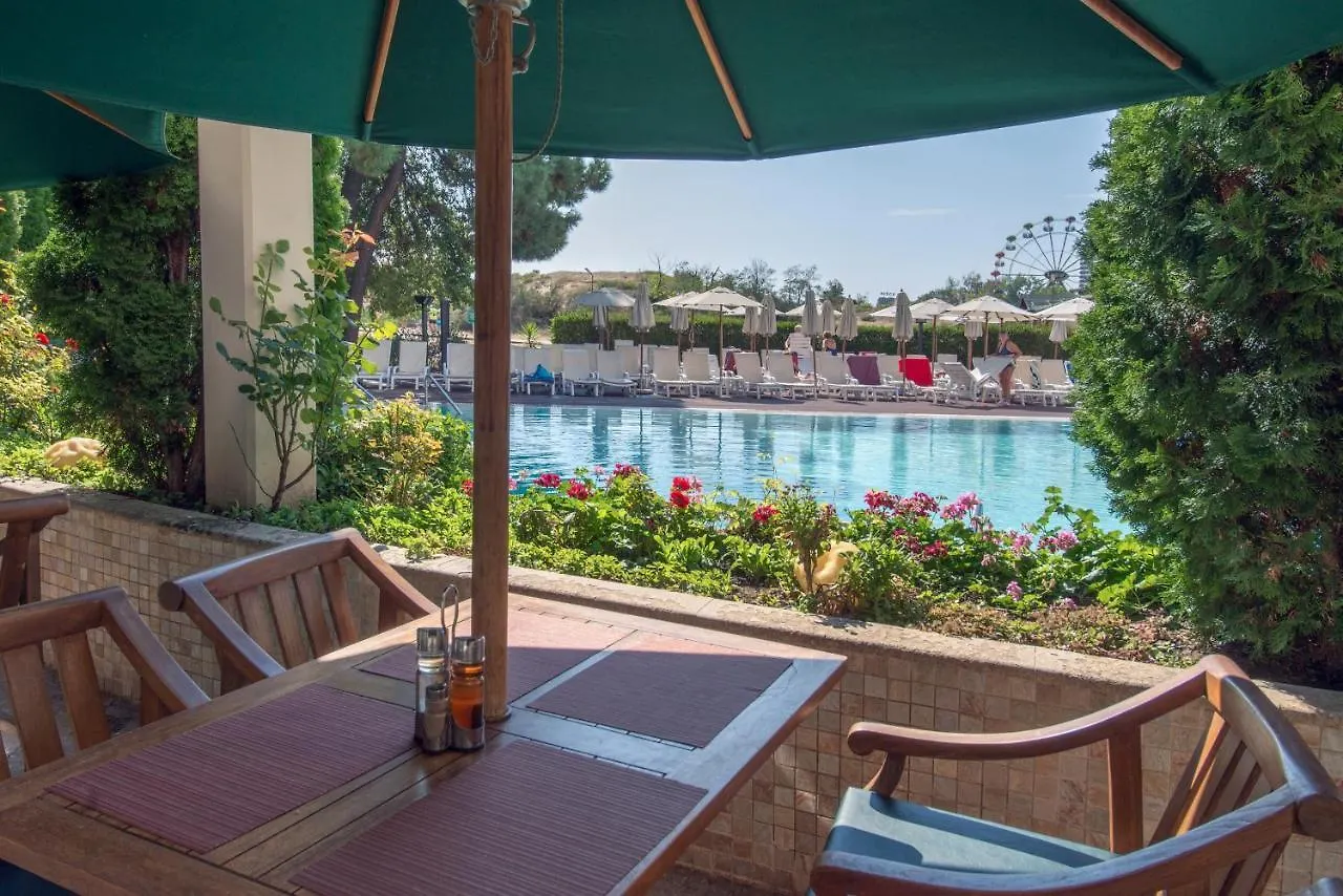 Jeravi Beach Hotel Napospart 4*,