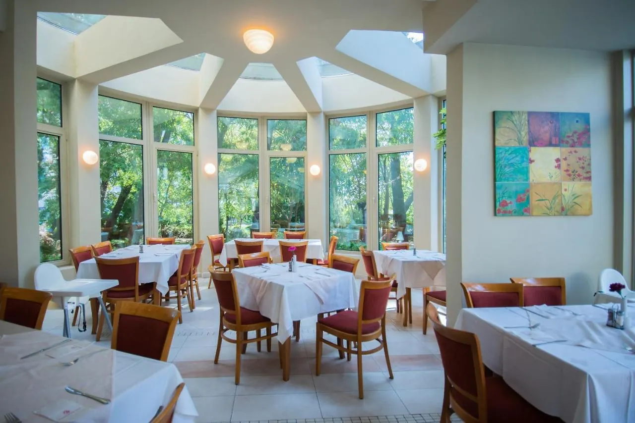 Jeravi Beach Hotel Napospart