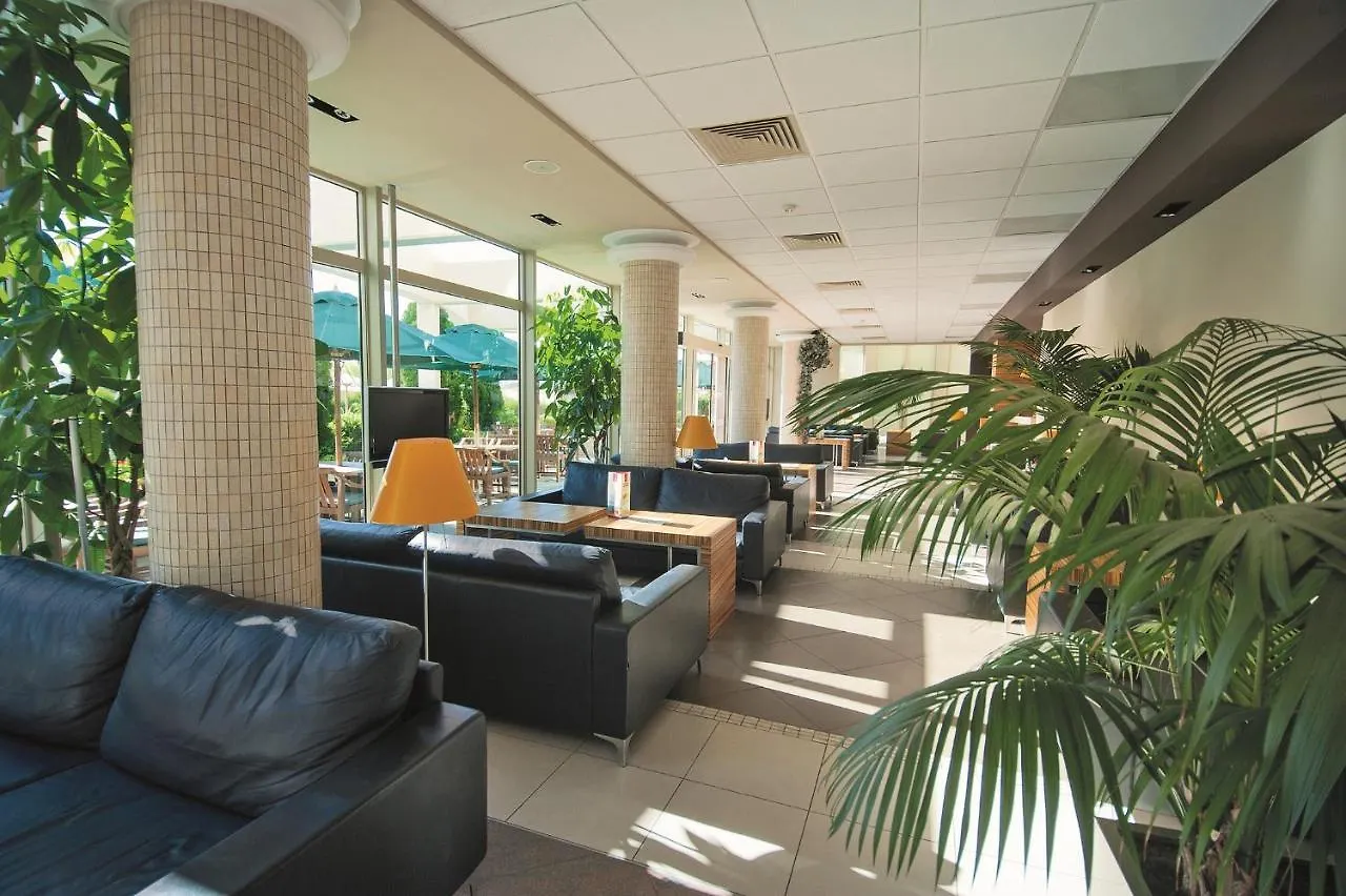 Jeravi Beach Hotel Napospart