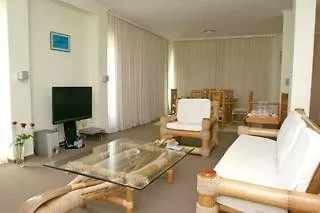 Jeravi Beach Hotel Napospart
