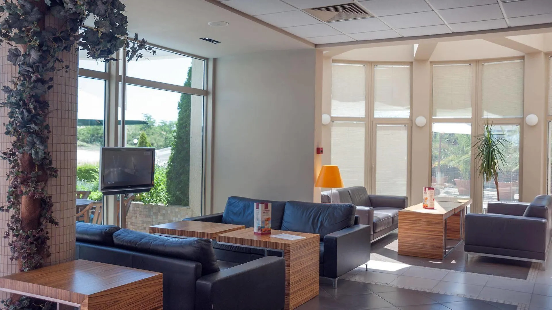 Jeravi Beach Hotel Napospart