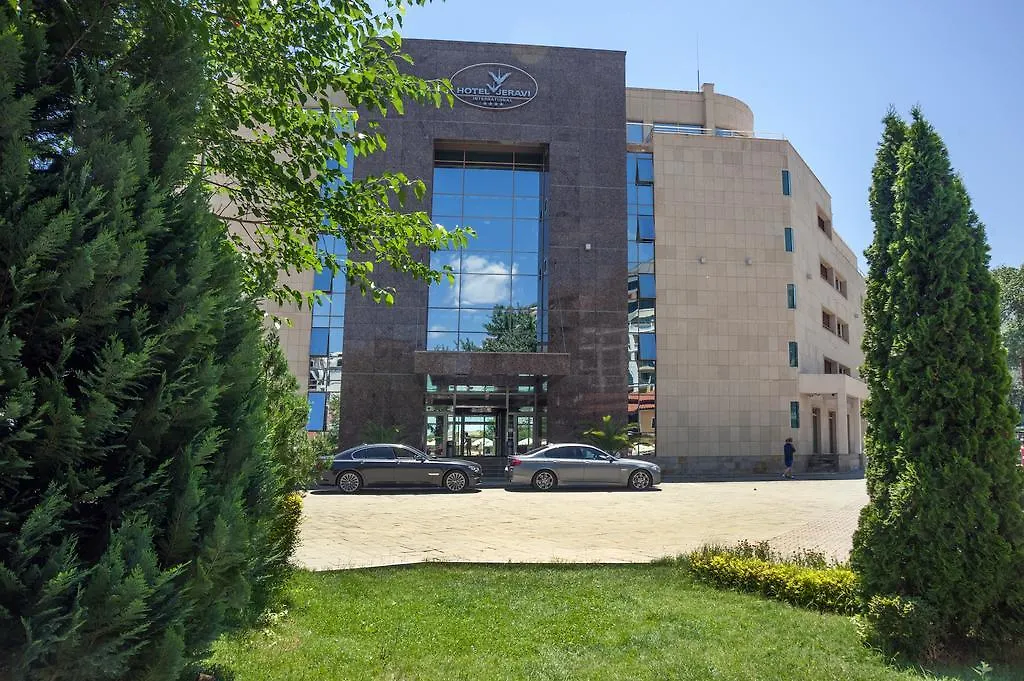 Jeravi Beach Hotel Napospart