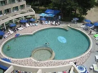 Jeravi Beach Hotel Napospart